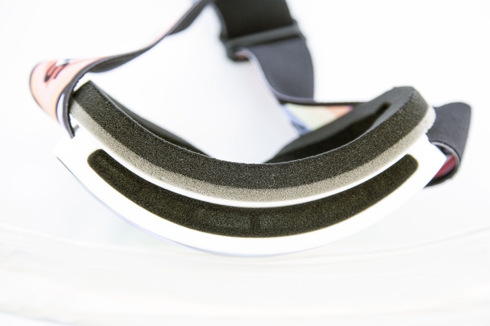 Маска горнолыжная ROCKBROS 14110005004. Цвет оправы - белый. Сферическая двухслойная противотуманная 10